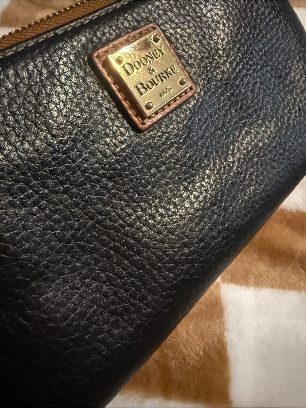 Dooney & Bourke Pebble Grain Leather Zip Around Wallet preowned - Picture 5 of 16